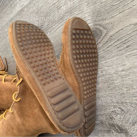 MINNETONKA BROWN SUEDE MOCCASIN BOOTS - Picture 10 of 15